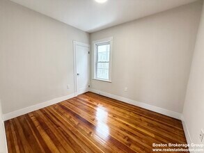 36 Raven St, Unit 2 in Boston, MA - Building Photo - Building Photo