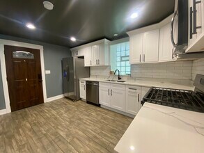 1663 S Troy St in Chicago, IL - Building Photo - Building Photo