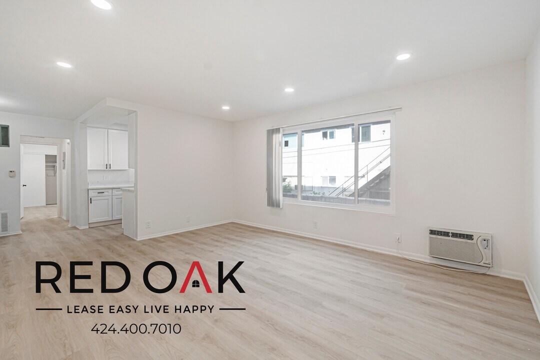 812 Westbourne Dr in West Hollywood, CA - Building Photo