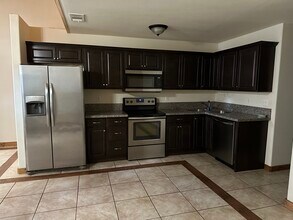 117 S Kaupo Dr, Unit C in Bastrop, TX - Building Photo - Building Photo