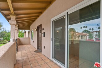 1716 S Genesee Ave in Los Angeles, CA - Building Photo - Building Photo