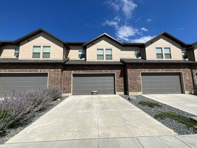 116 Fenway Flds Dr in Ogden, UT - Building Photo - Building Photo