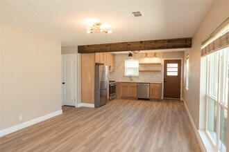 602 N Morris St, Unit B in McKinney, TX - Building Photo - Building Photo