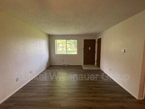 900 8th St in Highland, IL - Building Photo - Building Photo