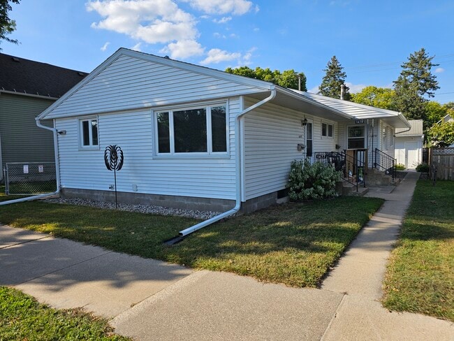 property at 1479 Redfield St