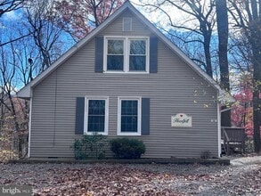 132 Pinecrest Ln in Bluemont, VA - Building Photo - Building Photo