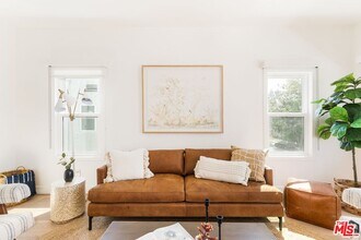 5847 1/2 Ernest Ave in Los Angeles, CA - Building Photo - Building Photo