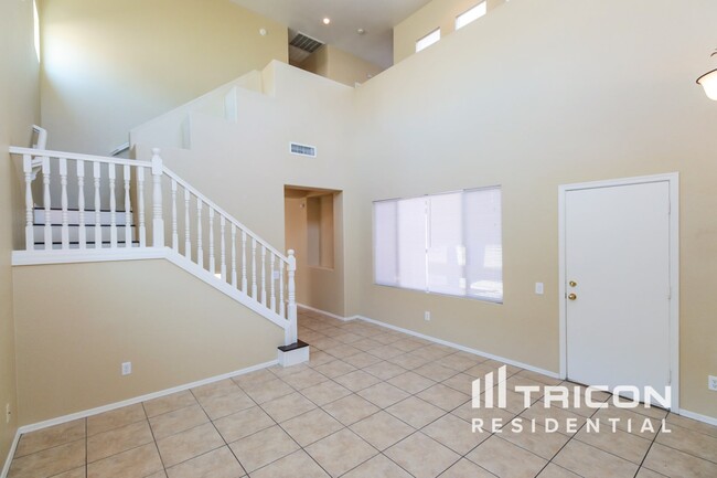 9210 W Milkweed Loop in Phoenix, AZ - Building Photo - Building Photo