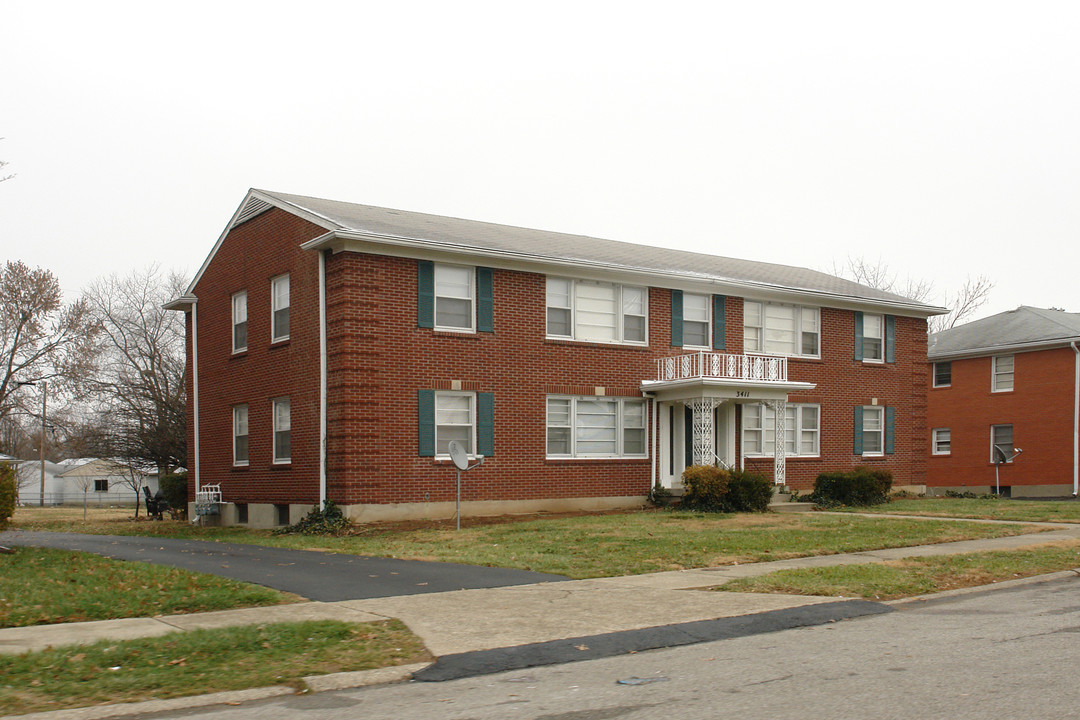 3411 Rowena Rd in Louisville, KY - Foto de edificio