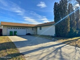 1702 Bonita Vista Dr in Sparks, NV - Building Photo