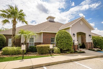 Woodland Pines in Spring, TX - Foto de edificio - Building Photo