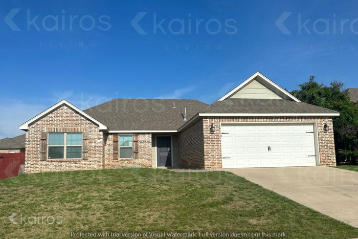 713 S Patterson Dr in Moore, OK - Building Photo