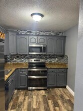6031 10th Ave N in Greenacres, FL - Building Photo - Building Photo