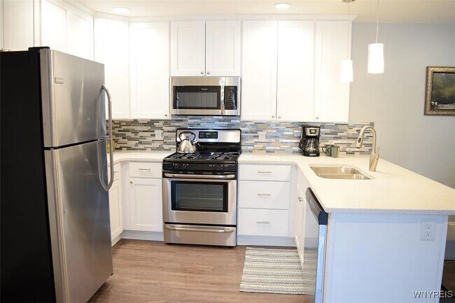 6626 Erie Rd in Derby, NY - Building Photo - Building Photo