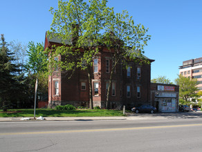 402 S 4th Ave in Ann Arbor, MI - Building Photo - Building Photo