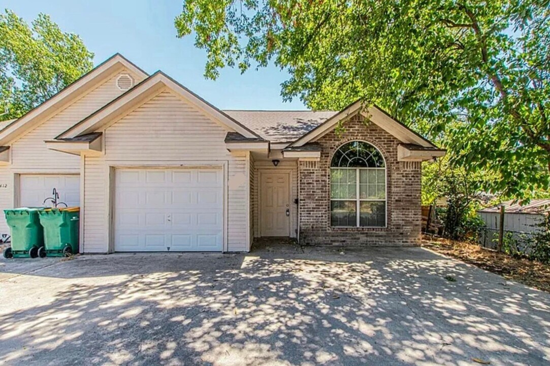 1412 French St in Belton, TX - Building Photo