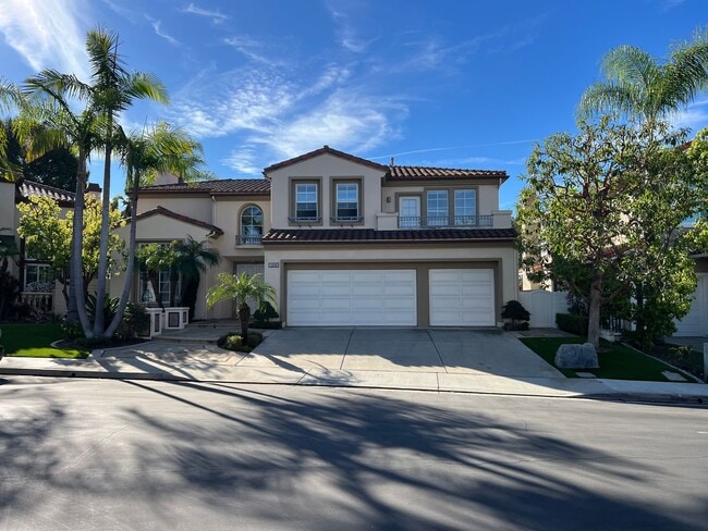 12390 Fairbanks Dr in Tustin, CA - Building Photo - Building Photo