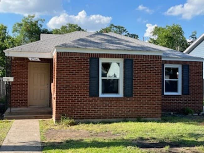 property at 2704 W Bewick St
