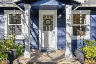 740 Sterling St in Jacksonville, OR - Building Photo - Building Photo