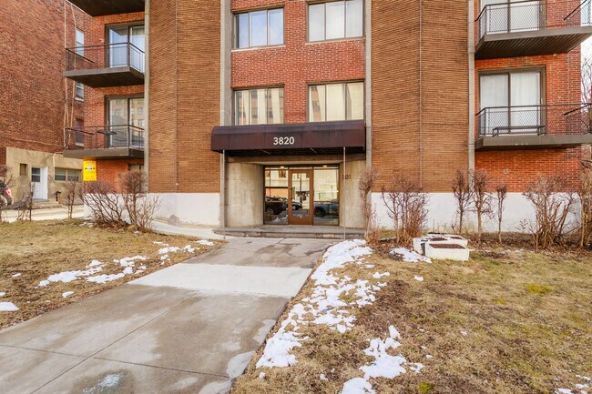 3820 De La Côte-Sainte-Catherine Ch in Montréal, QC - Building Photo - Building Photo