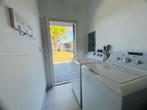 13390 NE 6th Ave, Unit 11 in North Miami, FL - Building Photo - Building Photo