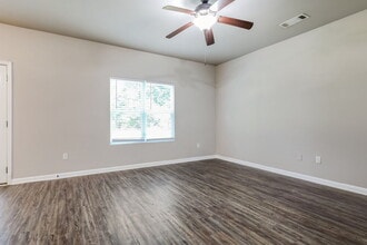 1871 Simmons Ln in Hampton, GA - Building Photo - Building Photo
