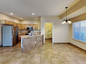 12566 W Cheery Lynn Rd in Avondale, AZ - Foto de edificio - Building Photo