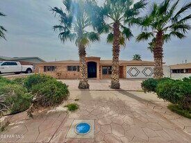142 Clairemont Rd in El Paso, TX - Building Photo