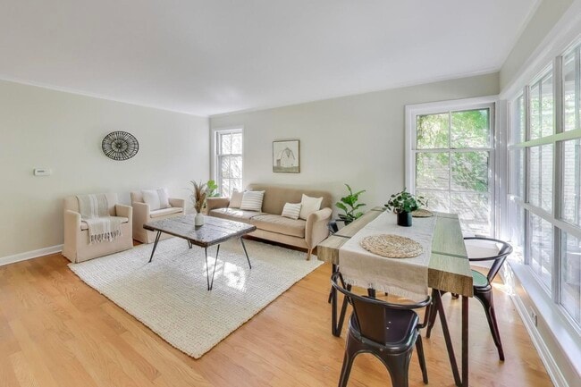 6053 N Keeler Ave in Chicago, IL - Building Photo - Building Photo