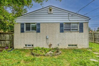 11203 Toepfer Rd in Warren, MI - Building Photo - Building Photo