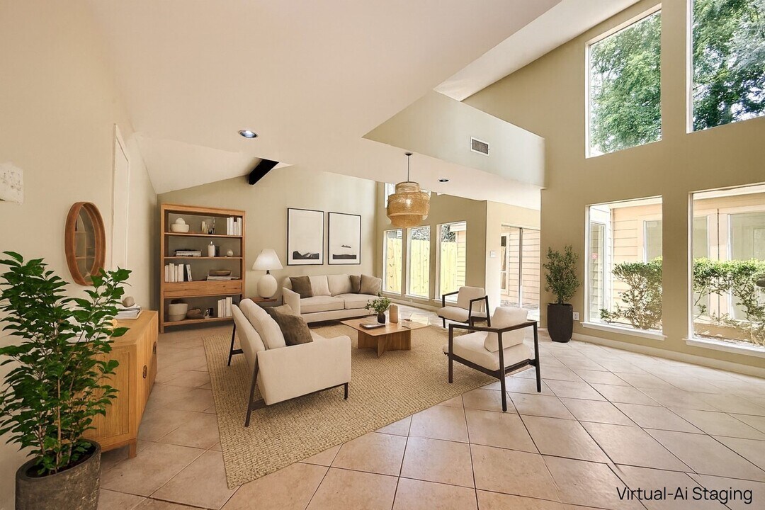 11530 Bellerive Dr in Houston, TX - Building Photo