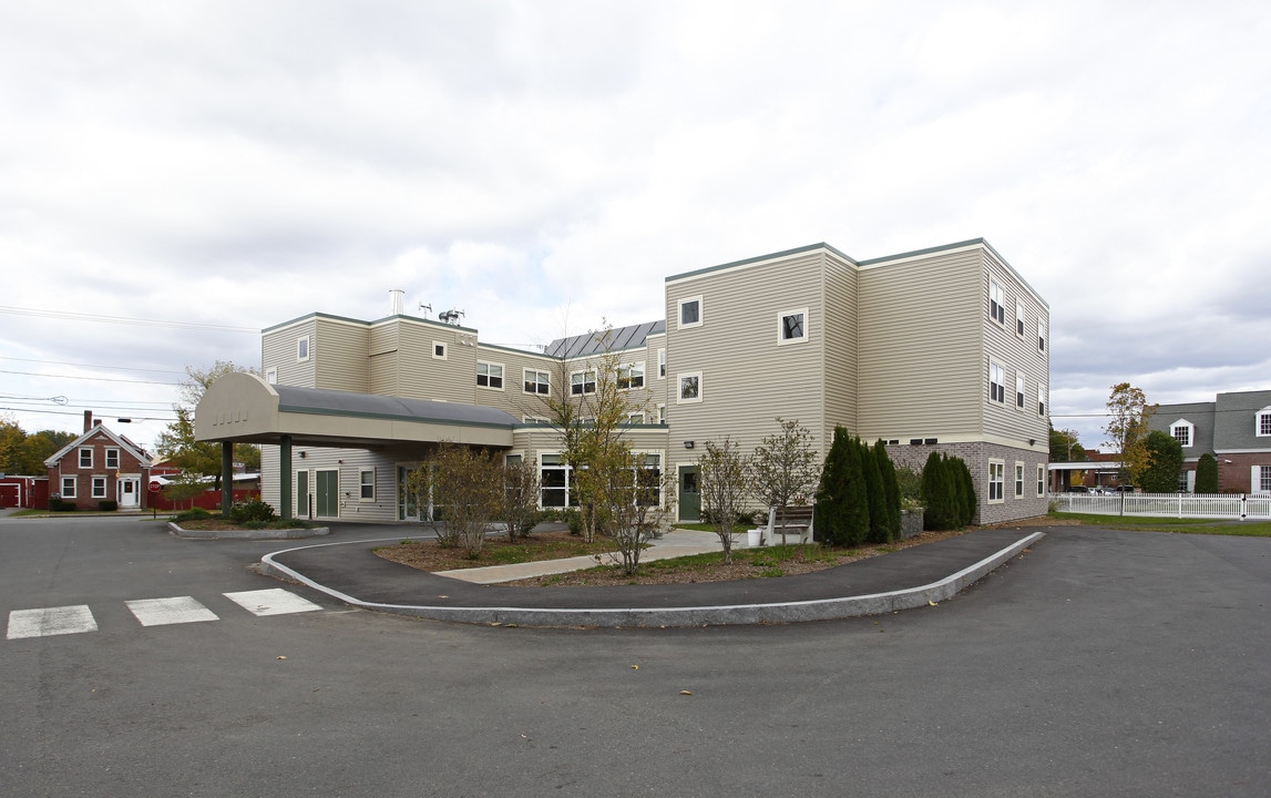 Pleasant Crossing in Waterville, ME - Foto de edificio