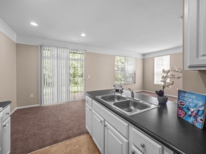 Creekside At Taylor Square in Reynoldsburg, OH - Foto de edificio - Building Photo