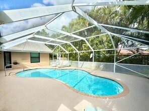 1919 Lindsey Ct in Wellington, FL - Building Photo - Building Photo