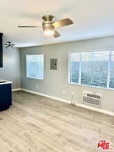 613 S Prairie Ave in Inglewood, CA - Building Photo - Building Photo