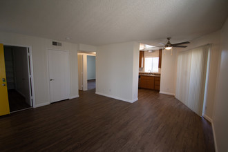 Highland Orchard Apartments in Placentia, CA - Building Photo - Building Photo