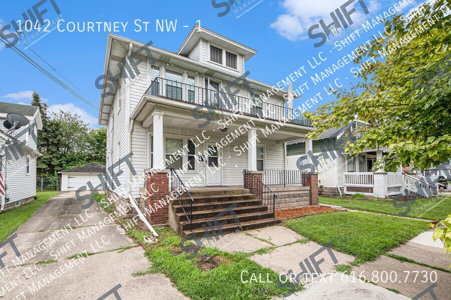 1042 Courtney St NW in Grand Rapids, MI - Building Photo