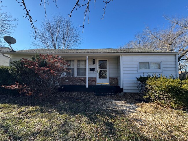 property at 2729 N Delaware Ave