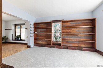 136 Bryant Ave in Syracuse, NY - Foto de edificio - Building Photo