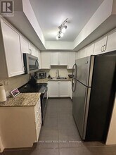 816 Lansdowne Ave in Toronto, ON - Building Photo - Building Photo