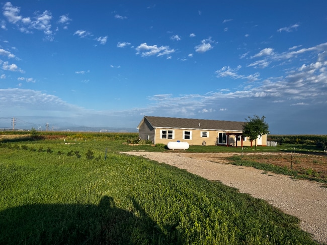 8275 Co Rd 54 in Milliken, CO - Building Photo - Building Photo