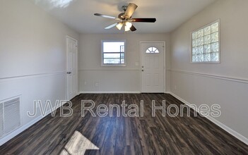 6906 Jack Horner Ln in Jacksonville, FL - Building Photo - Building Photo