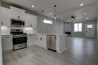 711 Rio Vis Lp in Richland, WA - Building Photo - Building Photo