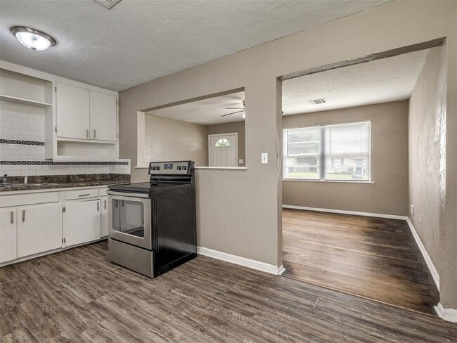 209 Elm St in Midwest City, OK - Building Photo - Building Photo