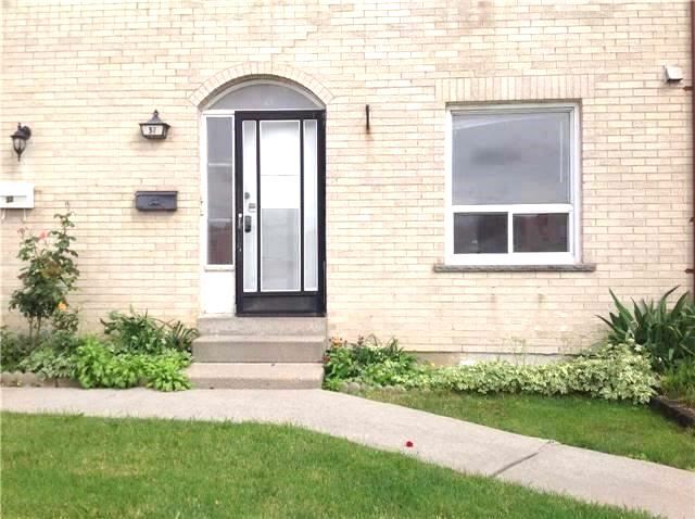 7440 Goreway Dr in Mississauga, ON - Building Photo - Building Photo