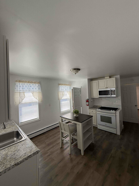 393 Highland Ave in Clifton, NJ - Building Photo