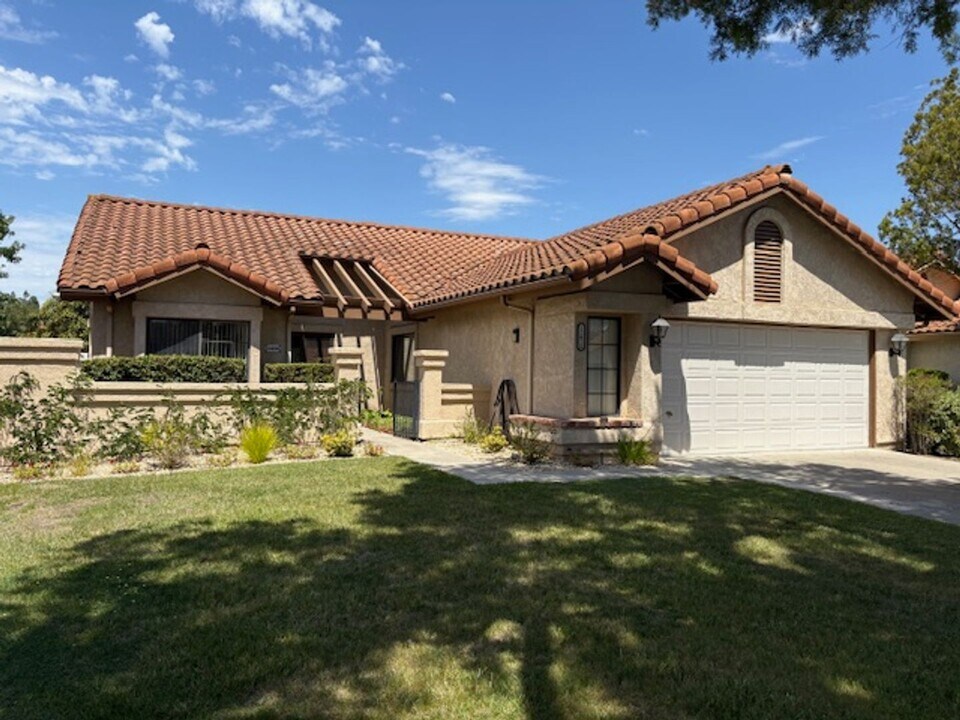 12626 Alcacer Del Sol in San Diego, CA - Building Photo