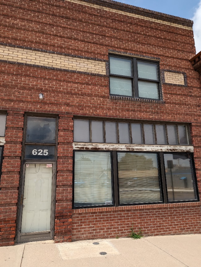 property at 625 S Union Ave