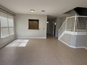 8029 Murano Cir in Palm Beach Gardens, FL - Building Photo - Building Photo
