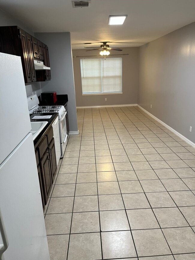 4927 Leeland St in Houston, TX - Foto de edificio - Building Photo